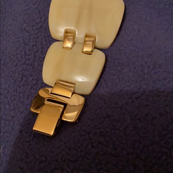 Gold tone and shell ‘Michael Kors’ bracelet watch - Picture 3 of 8